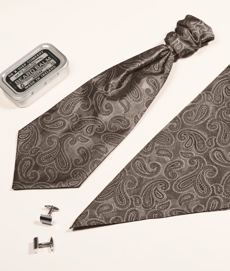 Francia nyakkendő, díszzsebkendő, mandzsetta